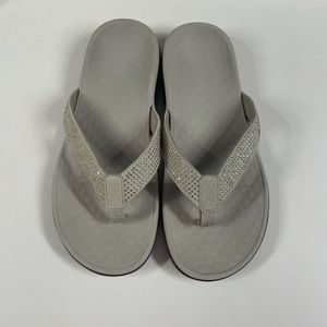 Vionic flip flop sandals